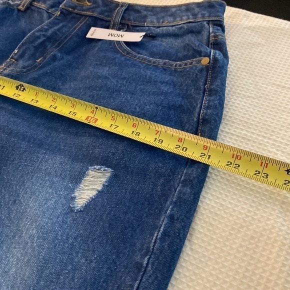New Vintage Dark Wash Distressed Mom Jeans Sz 10 NWT - Picture 4 of 11